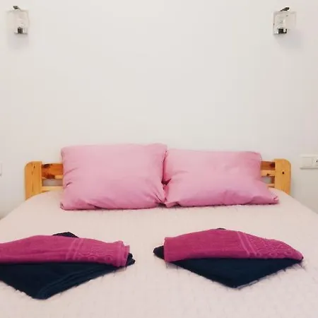 Apartment Hearthouse *